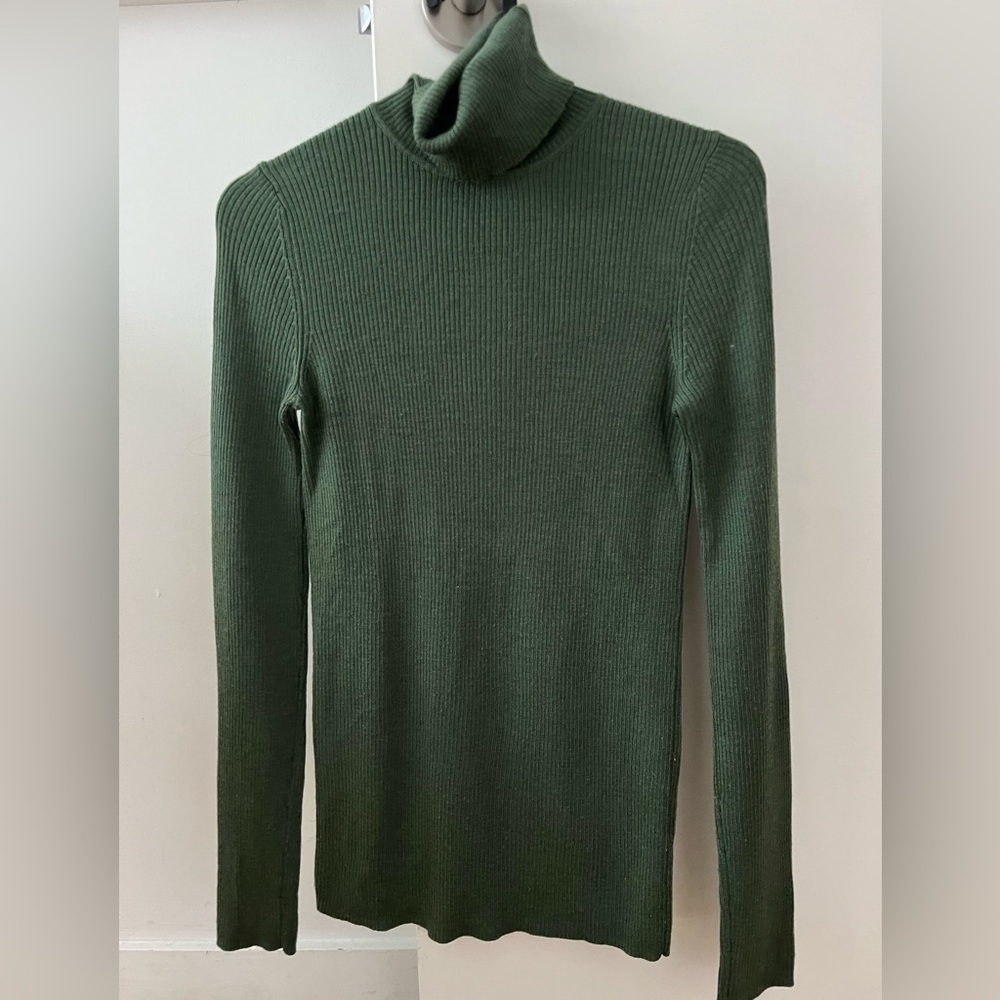 Uniqlo Turtle neck wool sweater